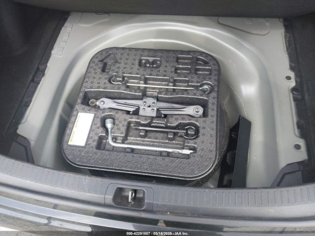 JTDEPMAE1NJ218677 Toyota COROLLA LE