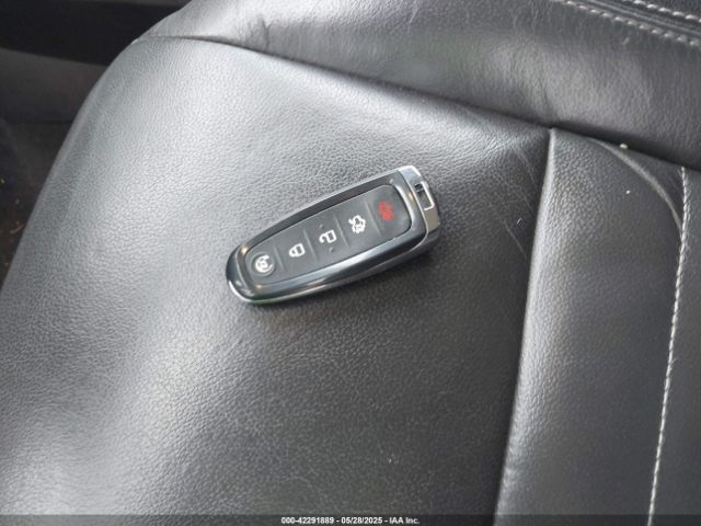 1FMCU9JX0GUA34603 Ford Escape Titanium