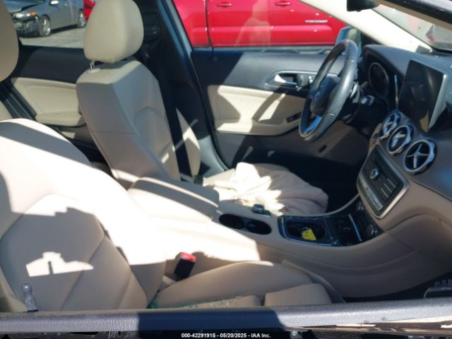 2019 MERCEDES-BENZ GLA 250 WDCTG4GBXKU003890 Photo 4