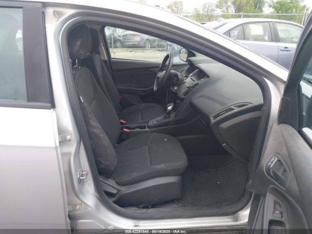1FADP3E22GL259578 Ford 2016