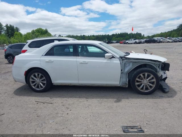 2C3CCARG9HH530103 Chrysler 300