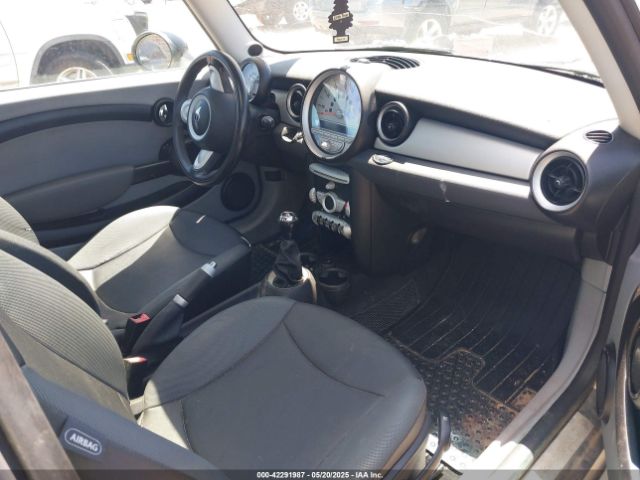 2008 MINI COOPER CLUBMAN WMWML33598TJ46955 Photo 4
