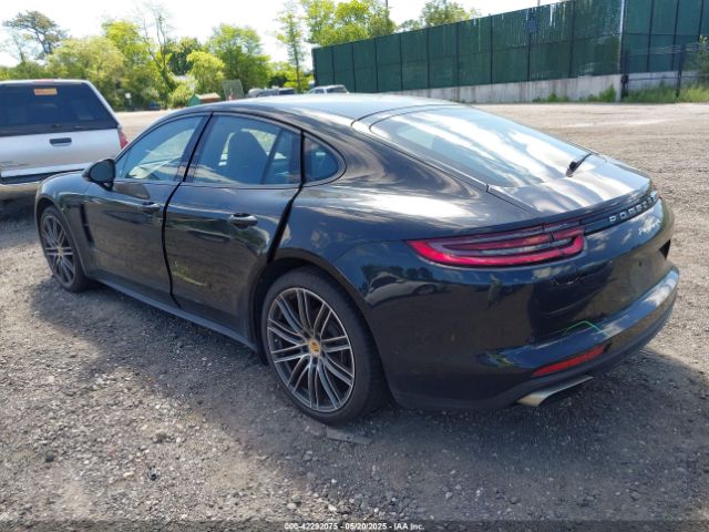 2017 PORSCHE PANAMERA WP0AA2A73HL100810 Photo 2