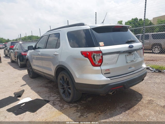 Ford EXPLORER XLT 2019 1FM5K7D8XKGA08413 Image 3