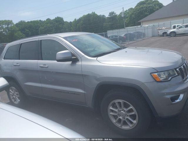 1C4RJEAG2JC455526 Jeep Grand Cherokee Laredo 4x2