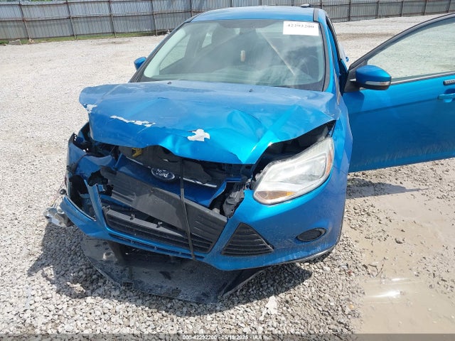 1FADP3F21EL320690 Ford FOCUS SE