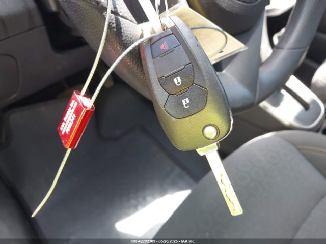 KL7CJKSB8LB030471 Chevrolet Trax Fwd Ls