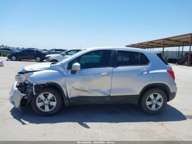 KL7CJKSB8LB030471 Chevrolet Trax Fwd Ls