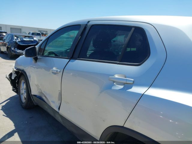 KL7CJKSB8LB030471 Chevrolet Trax Fwd Ls