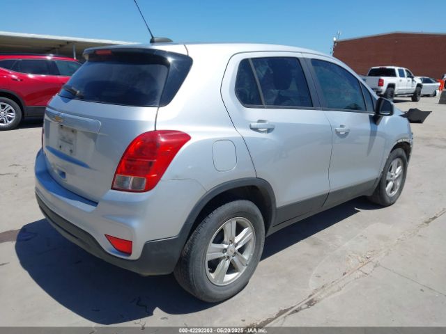 KL7CJKSB8LB030471 Chevrolet Trax Fwd Ls