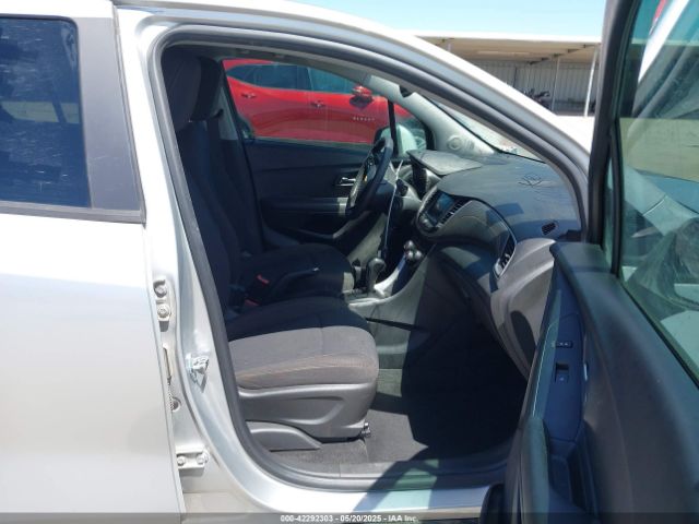 KL7CJKSB8LB030471 Chevrolet Trax Fwd Ls