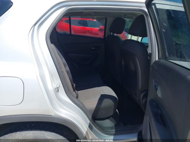 KL7CJKSB8LB030471 Chevrolet Trax Fwd Ls