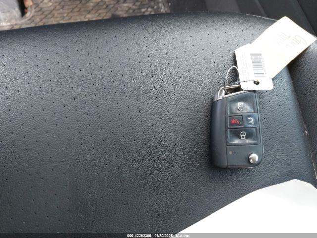 2018 VOLKSWAGEN TIGUAN 3VV2B7AX3JM138221 Photo 10