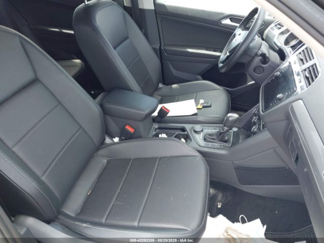 2018 VOLKSWAGEN TIGUAN 3VV2B7AX3JM138221 Photo 4