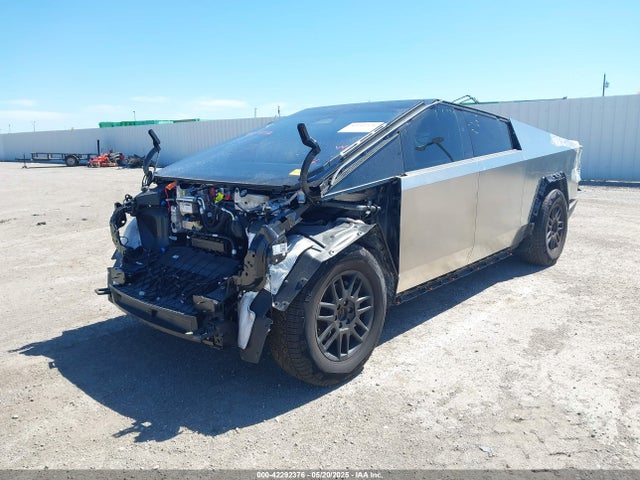 2025 TESLA CYBERTRUCK 7G2CEHED2SA059686 Photo 1