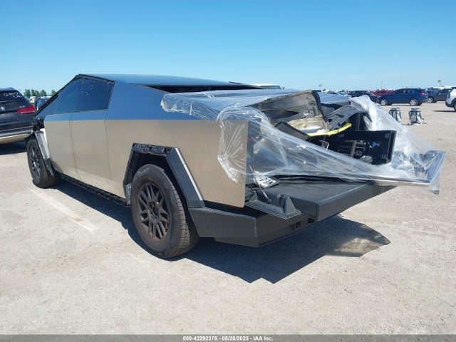 2025 TESLA CYBERTRUCK 7G2CEHED2SA059686 Photo 2