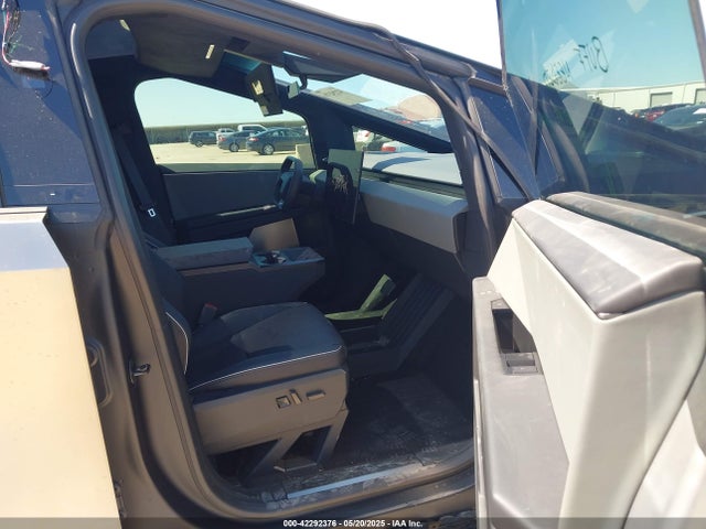 2025 TESLA CYBERTRUCK 7G2CEHED2SA059686 Photo 4