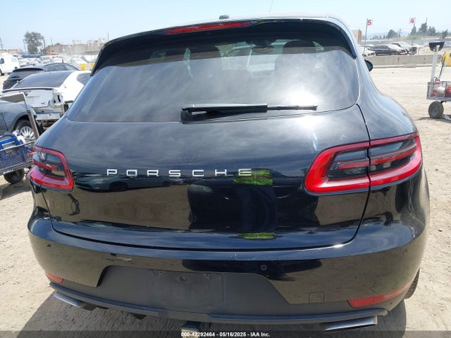 Porsche Macan 2017 WP1AA2A59HLB04714 Image 17