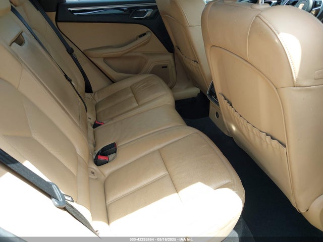 Porsche Macan 2017 WP1AA2A59HLB04714 Image 8