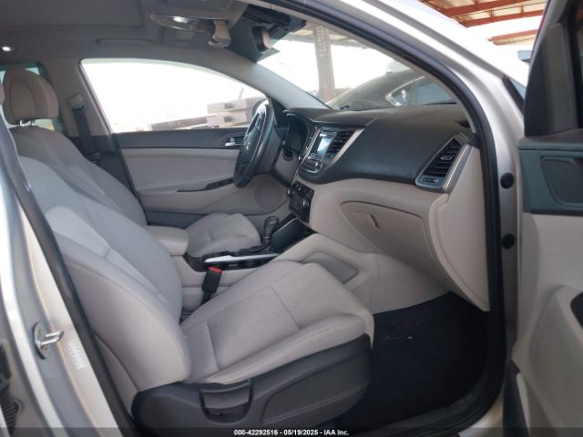 2017 HYUNDAI TUCSON KM8J33A25HU558097 Photo 4