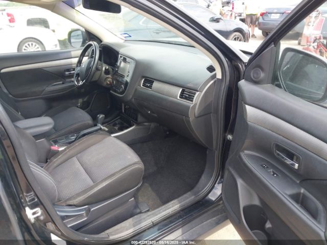 2017 MITSUBISHI OUTLANDER JA4AD2A33HZ047649 Photo 4