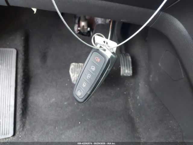 1FMCU0GD0KUA38832 Ford ESCAPE SE