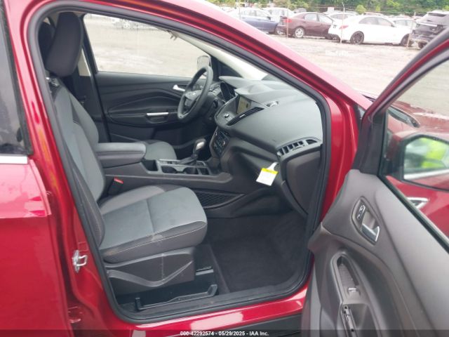 1FMCU0GD0KUA38832 Ford ESCAPE SE