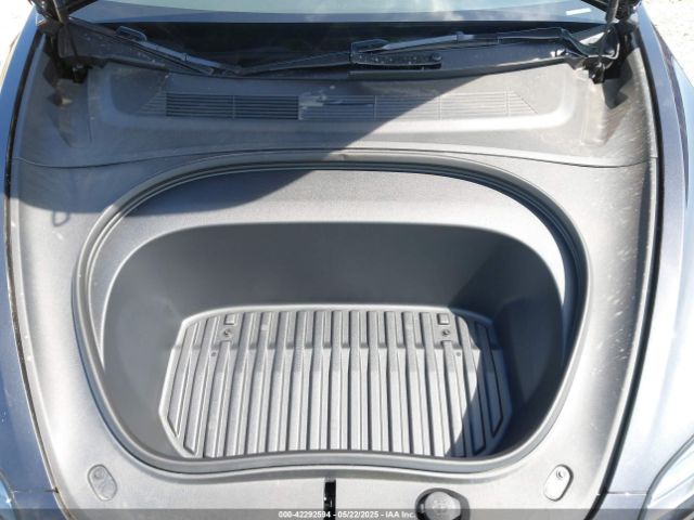 5YJ3E1EAXRF864994 Tesla 2024