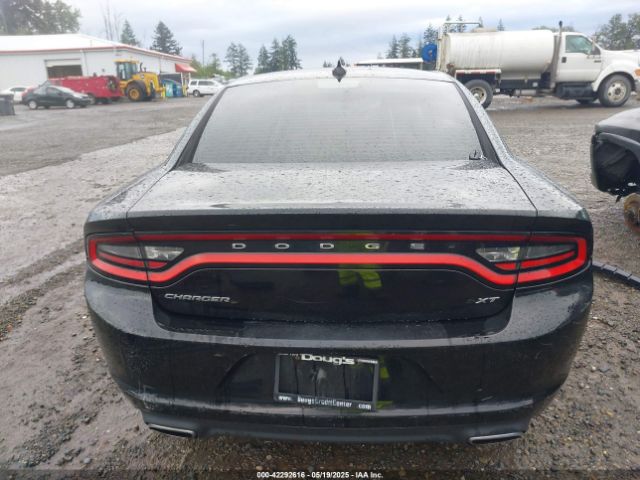 2C3CDXHG6GH215677 Dodge Charger Sxt