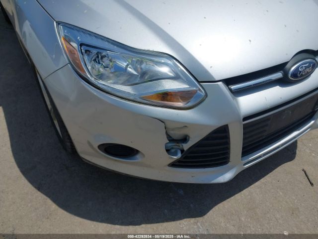 1FADP3K2XEL404562 Ford FOCUS SE