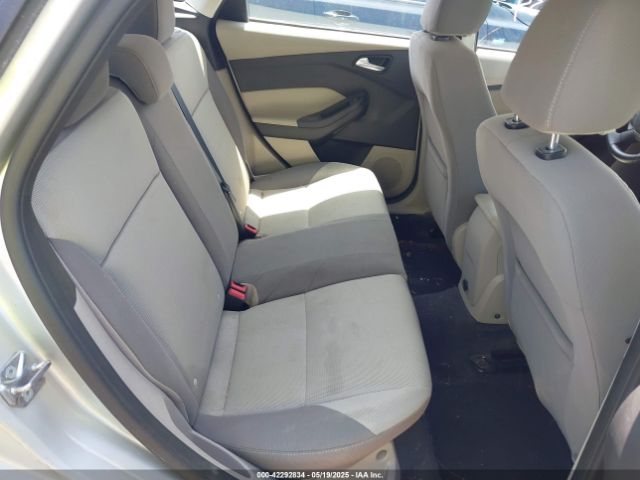 1FADP3K2XEL404562 Ford FOCUS SE