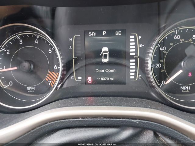 1C4PJMCB5EW296461 Jeep Cherokee Altitude