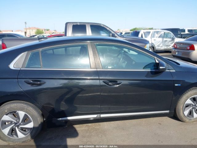 KMHC75LC7HU024498 Hyundai Ioniq Hybrid Sel