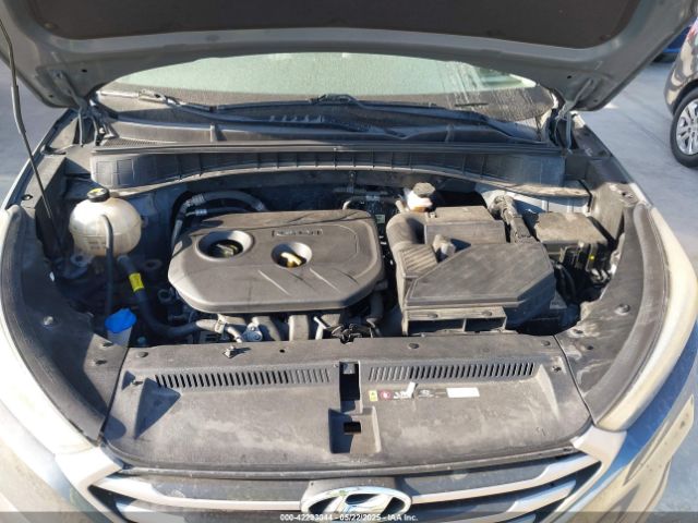 KM8J23A41HU576715 Hyundai TUCSON SE