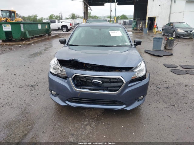 4S3BNAA67F3021244 Subaru Legacy 2.5i