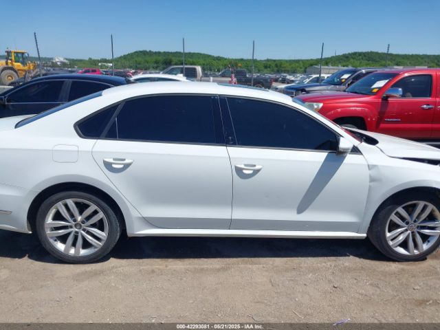 1VWLA7A36KC008789 Volkswagen Passat 2.0t Wolfsburg Edition