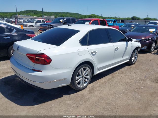 1VWLA7A36KC008789 Volkswagen Passat 2.0t Wolfsburg Edition