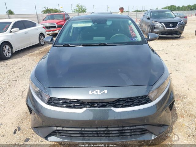 3KPF24AD8PE643047 KIA Forte Lxs
