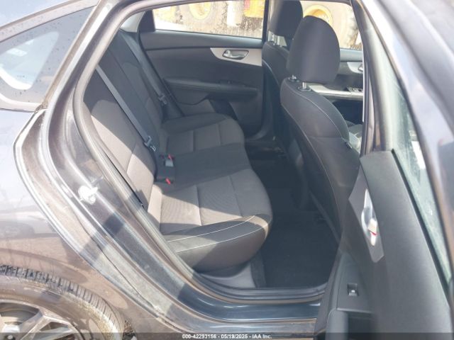 3KPF24AD8PE643047 KIA Forte Lxs