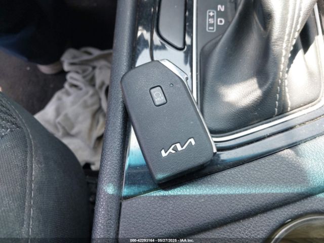 2022 KIA NIRO KNDCB3LC9N5547776 Photo 10