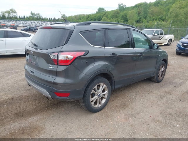 1FMCU9GDXJUB88899 Ford ESCAPE SE