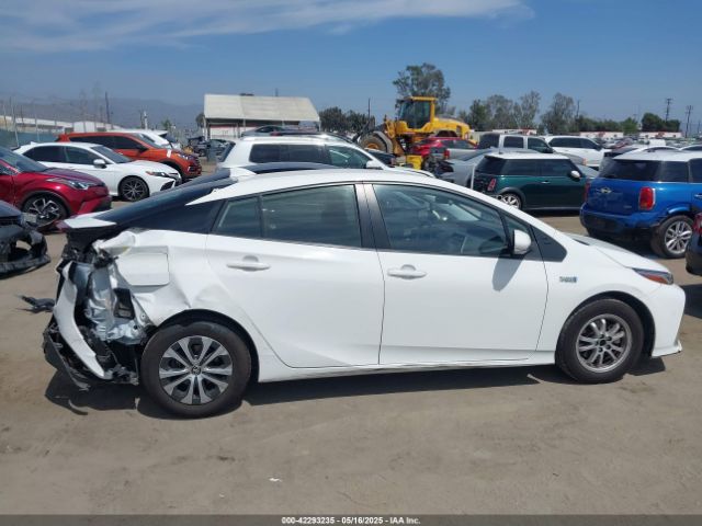 JTDKAMFP8M3193049 Toyota Prius Prime Le