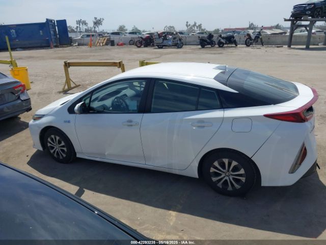 JTDKAMFP8M3193049 Toyota Prius Prime Le