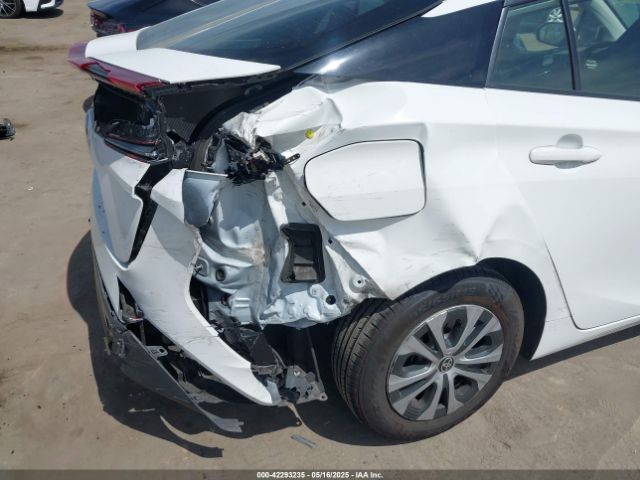 JTDKAMFP8M3193049 Toyota Prius Prime Le