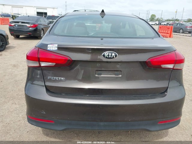 KIA FORTE LX 2018 3KPFL4A74JE190494 Image 16
