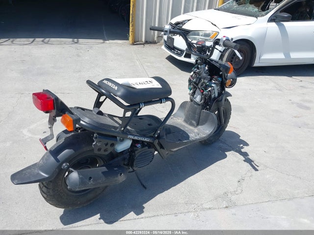Honda NPS50 2024 JH2AF5817RK200704 Image 4