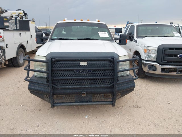 Ford F-350 Chassis Xl 2015 1FD7X3E68FEA71639 Image 12