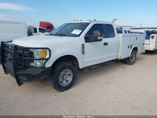 1FD7X3F68HEB54361 Ford F-350 Chassis Xl
