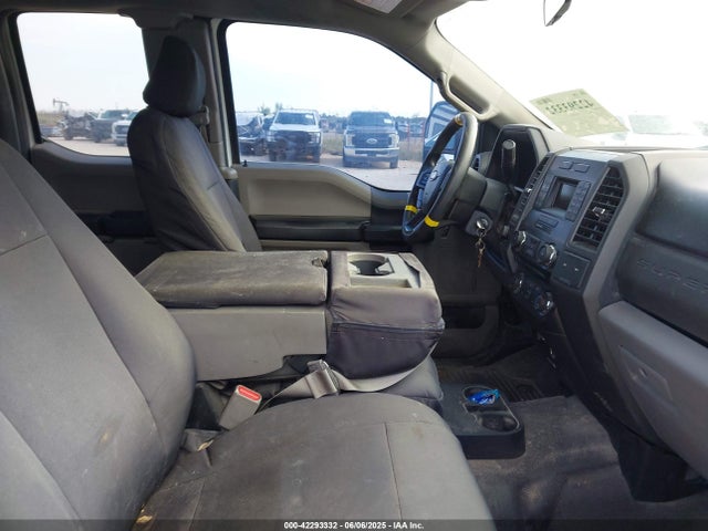 1FD7X3F68HEB54361 Ford F-350 Chassis Xl