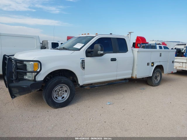 1FD7X3F68HEB54361 Ford F-350 Chassis Xl